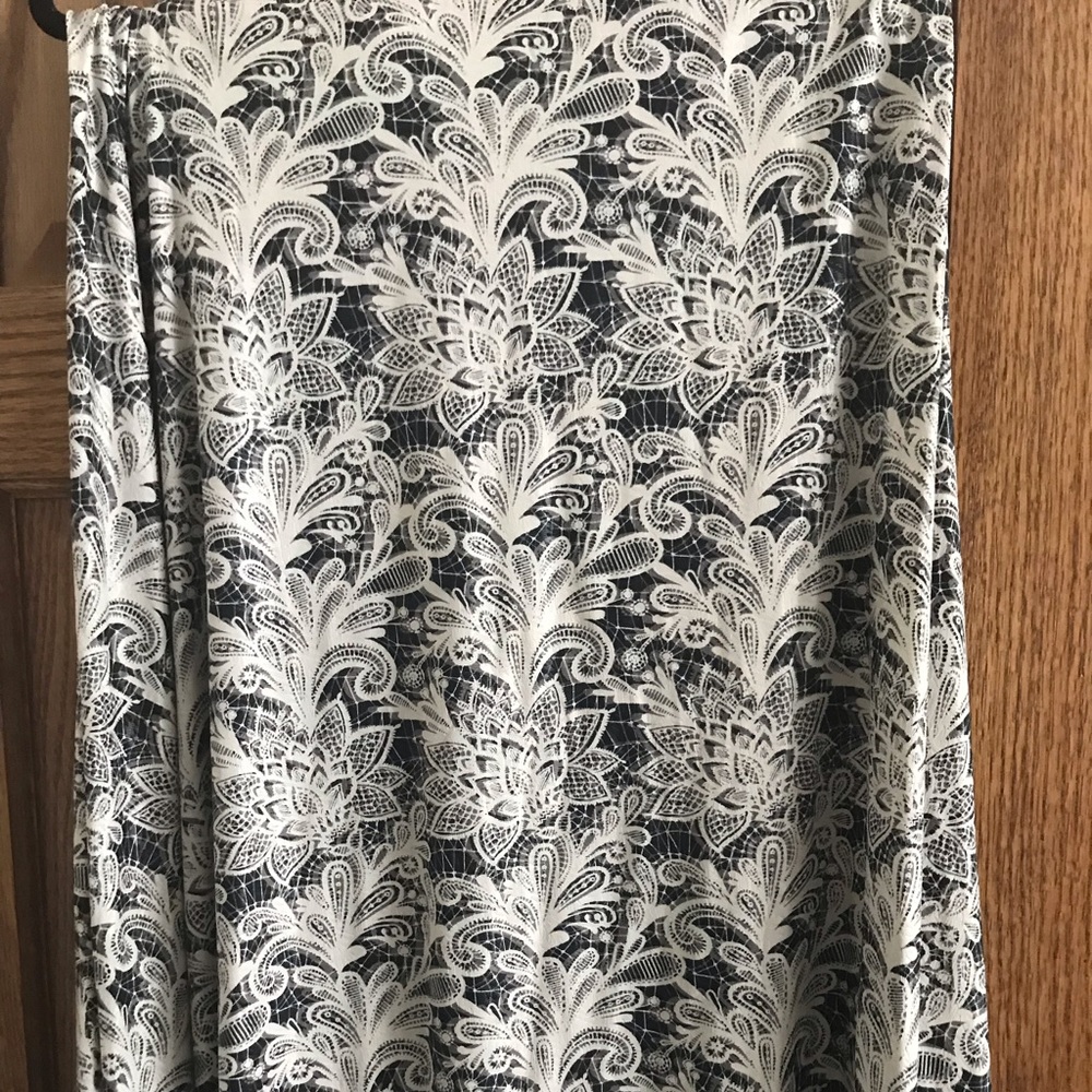 Lularoe Lace design Maxi Skirt Size M